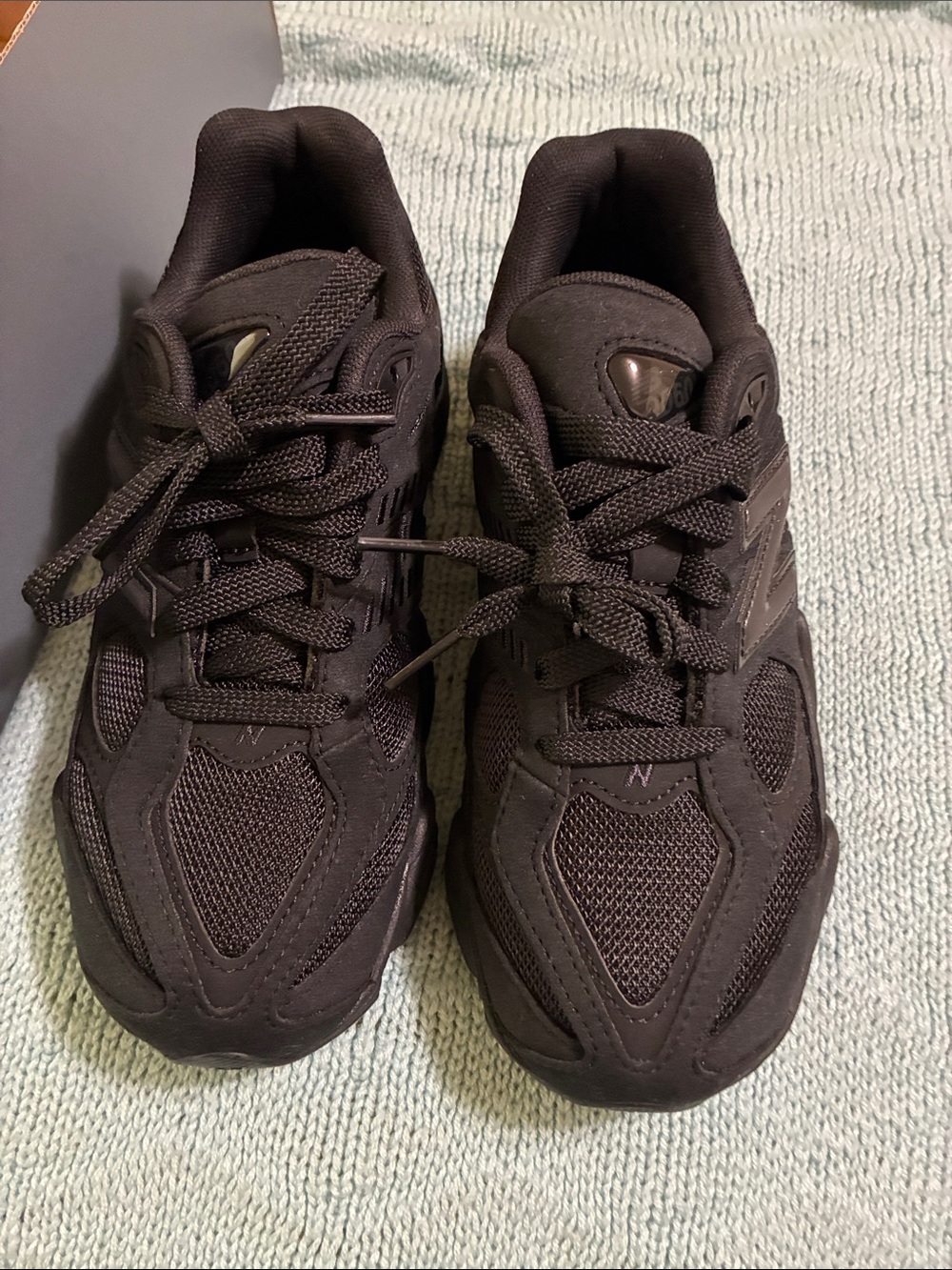 New Balance Kids Black Mesh & Suede Lace-Up Sneakers
